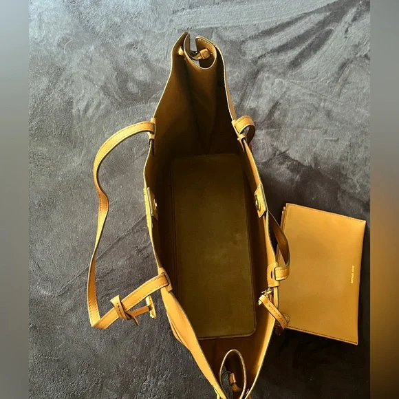 Michael Kors Tote Bag - Picture 10 of 14